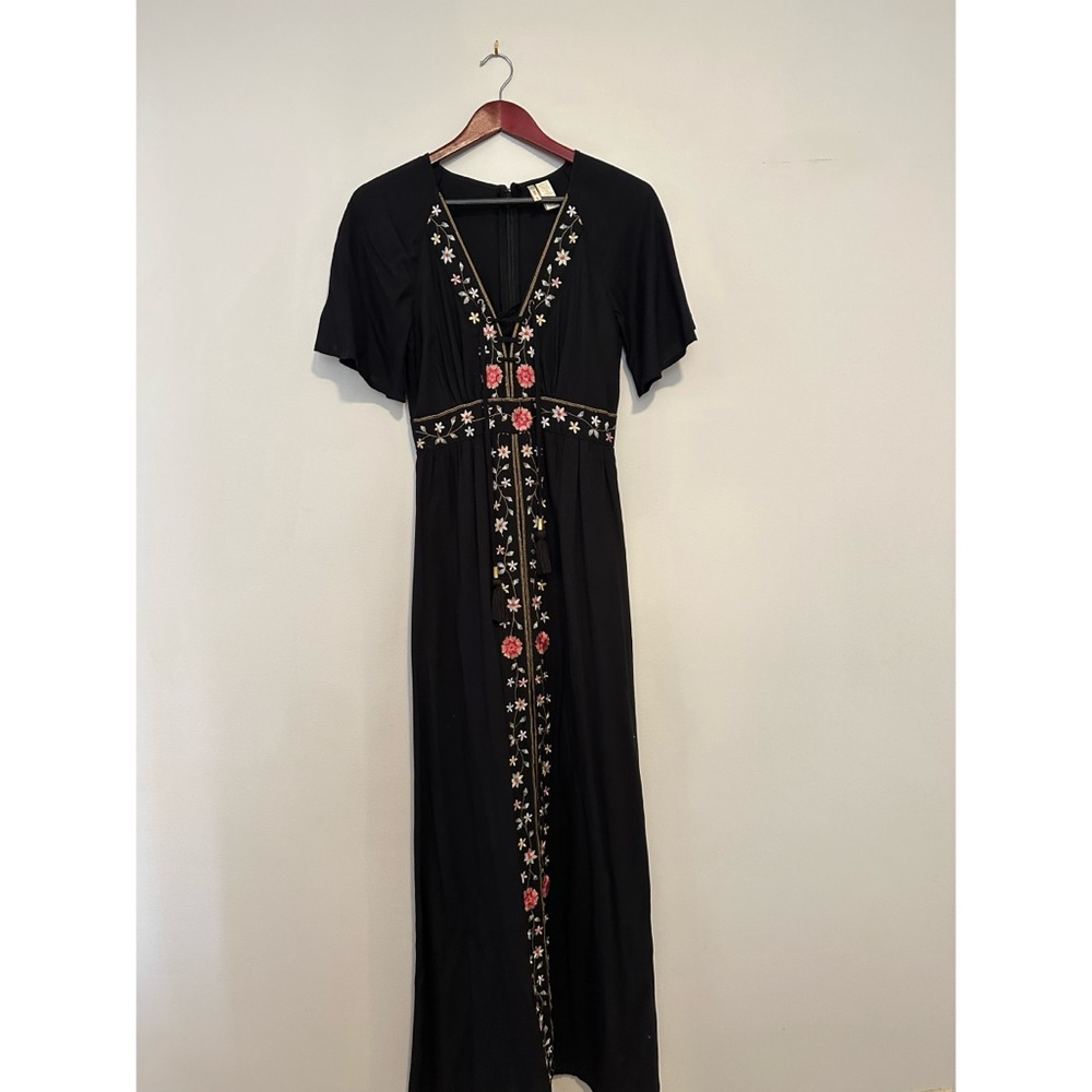 Japna Embroidered Floral Lace-Up Maxi Dress